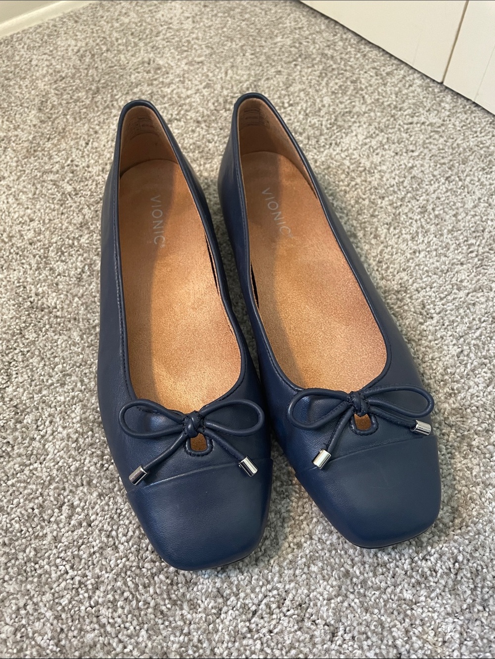 NWOT Vionic Klara Navy Leather Square-Toe Ballet Flats with Bow Accent Sz 10